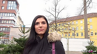 Teen (18+) Dostane Tvrdé Búšenie V Tomto Horúcom Videu