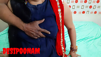 Desi Poonam在牛仔式中接受大鸡巴