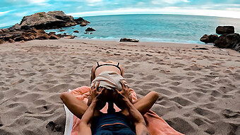 Sesso Gay Sulla Spiaggia Con Un Grosso Cazzo