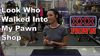 Petite Kiley Jay Wordt Geneukt Door Een Grote Lul In Xxxpawn-Video