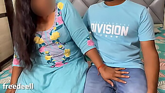 Maa Chod Di Hindi Sex Video With Desi Moms