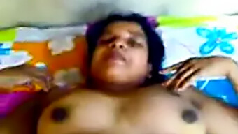 Sri Lankan Aunty And Boy In Homemade Video