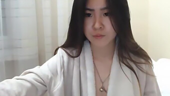 Het Koreansk Babe Sprutar På Cam