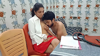 টিন (18+) তার পুসী এবং বড় নিপলগুলি এইচডি তে চুদতে পাচ্ছে