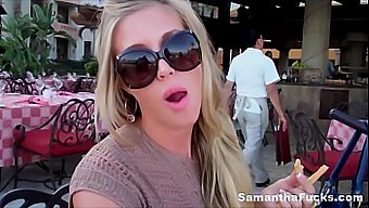 Blonde Bom Samantha Cabo'S Naakte Vakantie