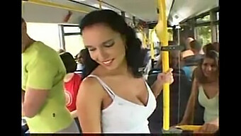 Velká Prsa Milf Laura Lion V Autobuse