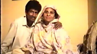 Momentos Íntimos Caseros De Pareja Pakistaní Clásica