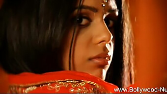 The Perfect Indian Beauty In A Steamy Video