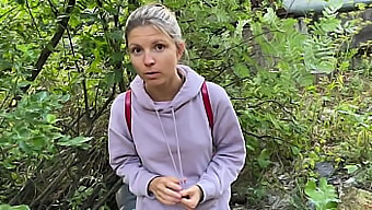 Le Pipi En Plein Air De Gina Gerson Mène À Une Rencontre Passionnée Avec Un Spectateur De Cam Caché