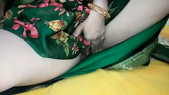 Asian Teen'S Upskirt View Of Panties Under Saree