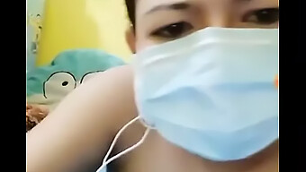 Streaming Langsung Dengan Payudara Besar Dan Mainan Vagina