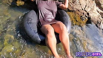 Amateur Outdoors: Big Ass Teen Gets Cock In Sri Lanka