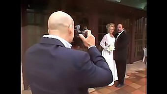 ¡un Famoso Fotógrafo Crea Un Libro De Novias De Una Rubia Seductora Con Un Fetiche Por La Vaquera! ¡mira Cómo Se Entregan Al Placer!