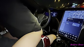 เดท Tinder ถูกเย็ดโดยสาวผอม Bailey Base ใน Tesla - 4k