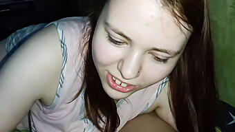 Amateur Teen (18+) Gets Her Mouth On Big Cock